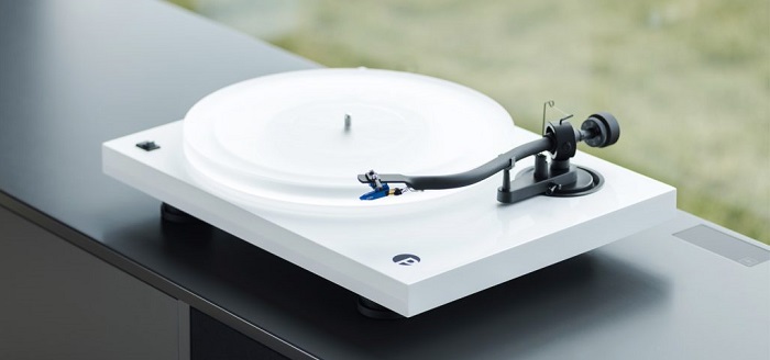 Acryl it – Pro-Ject Audio Systems